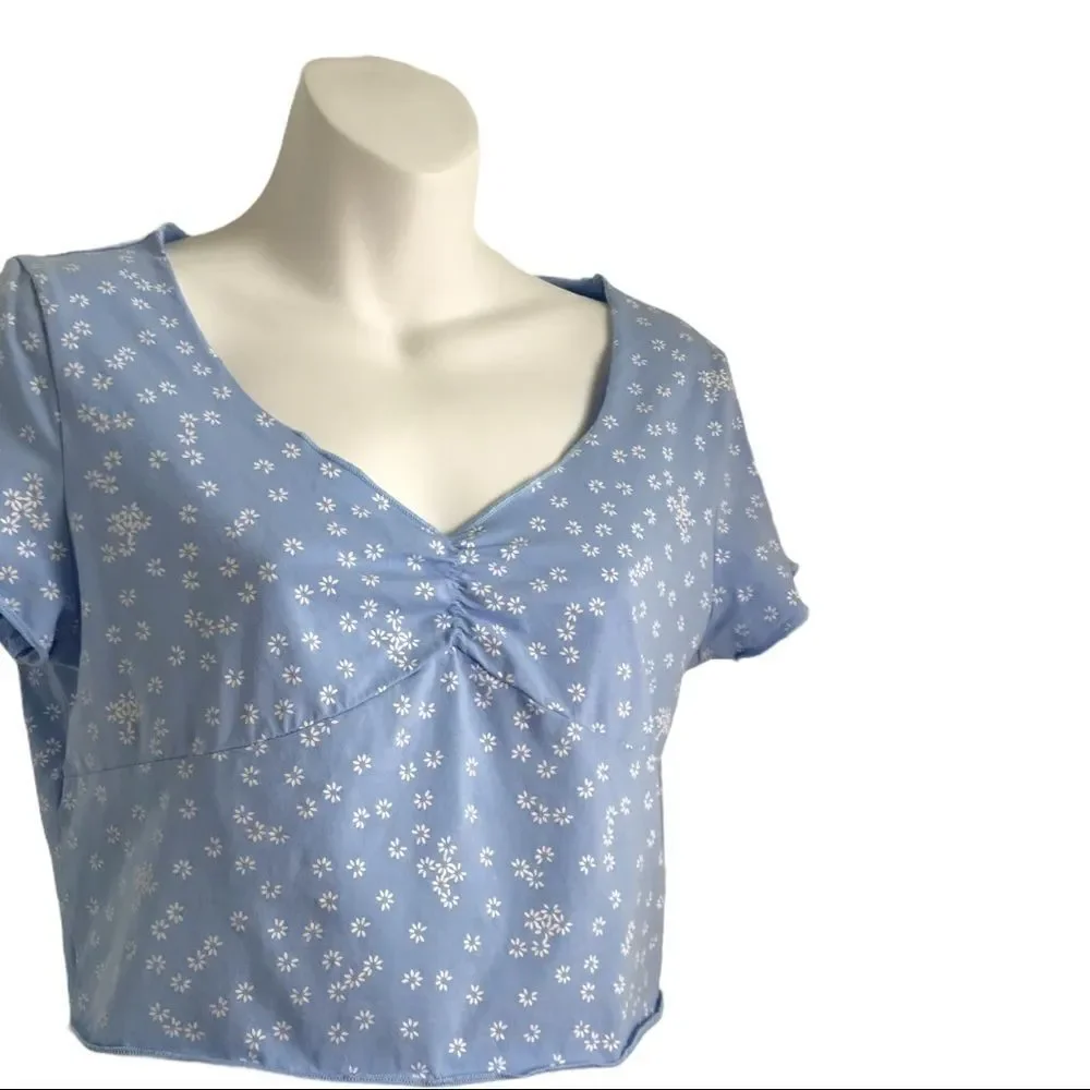 SHEIN Ditsy Flowers Ruched Neckline Periwinkle Crop Top Large Lavender - Picture 7 of 11